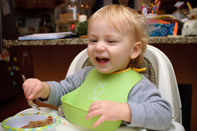 Eating cake on his own is no problem at all