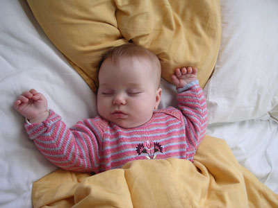 https://www.souzek.com/images/veronika/pink_stripes_sleep_bed.jpg